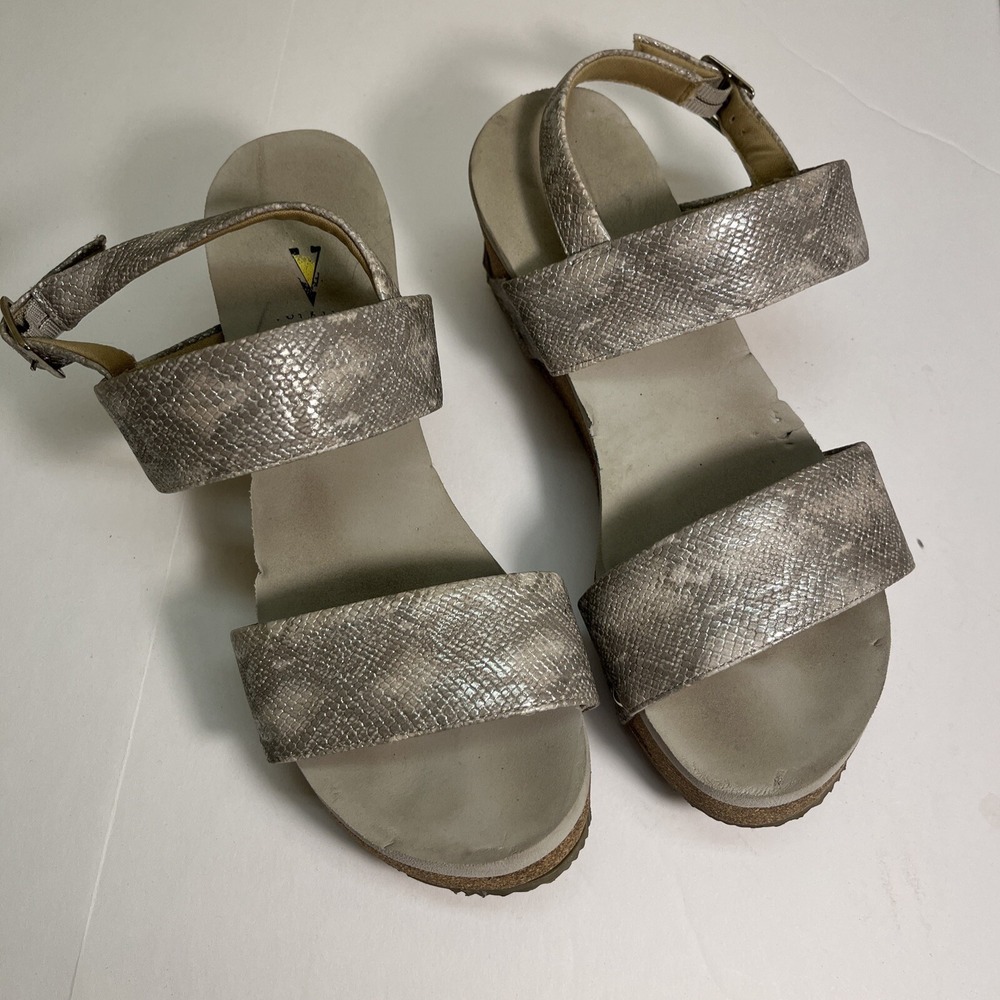VOLATILE Womens Shimmery Silver Snake Print Strap Slingback Wedge Sandals- 8